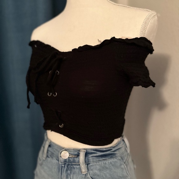 Black off the Shoulder Stretchy Lace Cross Front Ceop Top Size Small - Picture 7 of 7